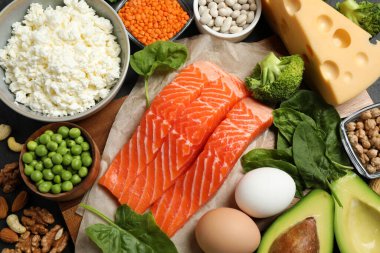 Protein açısından zengin ürünler, düz bir zemin