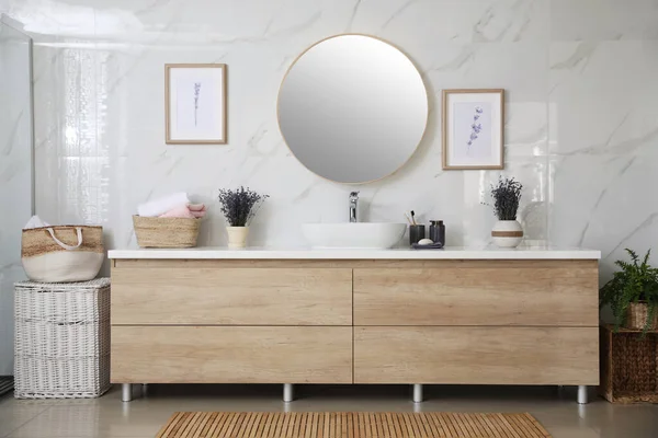 Specchio Bancone Con Lavabo Elegante Bagno Interno Idea Design — Foto Stock