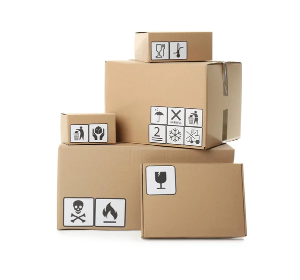 Scatole Cartone Con Diversi Simboli Imballaggio Sfondo Bianco Consegna Dei — Foto Stock