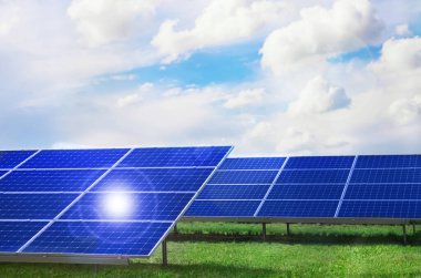 Güneş panelleri dışarı yerleştirildi. Alternatif enerji kaynağı