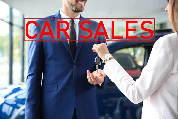Salesperson Giving Car Keys Man Auto Dealership Closeup — Stock Photo, Image