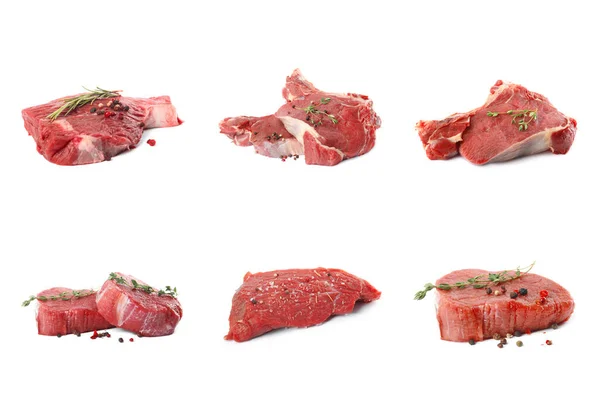 Conjunto Com Carne Crua Sobre Fundo Branco — Fotografia de Stock