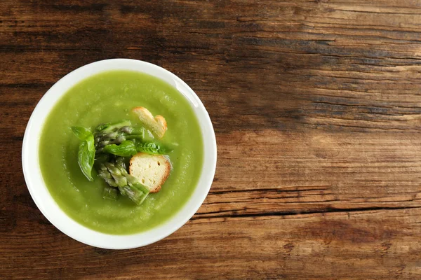 Délicieuse Soupe Aux Asperges Dans Bol Sur Une Table Bois — Photo