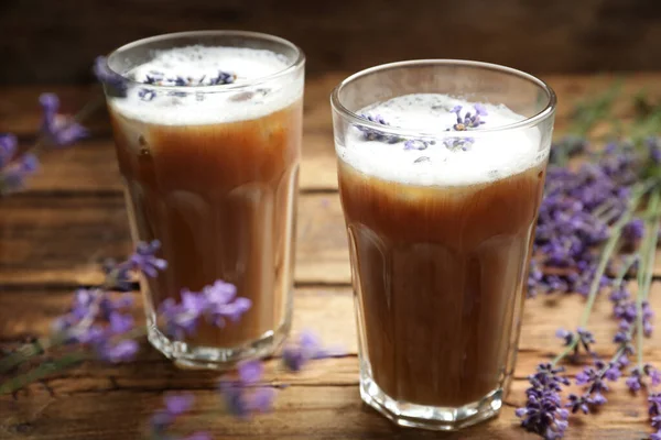 Delicioso Café Con Lavanda Sobre Mesa Madera —  Fotos de Stock