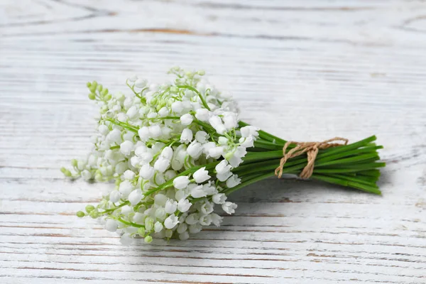 Mooie Lelie Van Vallei Bloemen Witte Houten Tafel — Stockfoto