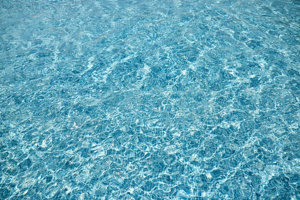 Piscina Com Água Azul Limpa Como Fundo Férias — Fotografia de Stock