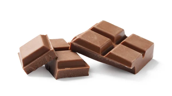 Kousky Lahodné Mléčné Čokolády Izolované Bílém — Stock fotografie