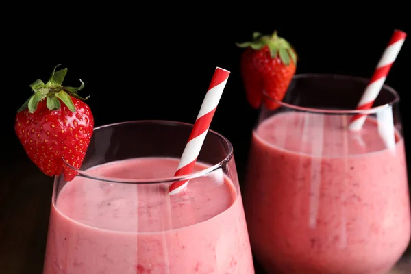 Tasty Strawberry Smoothies Glasses Black Background Closeup — Stock Photo, Image