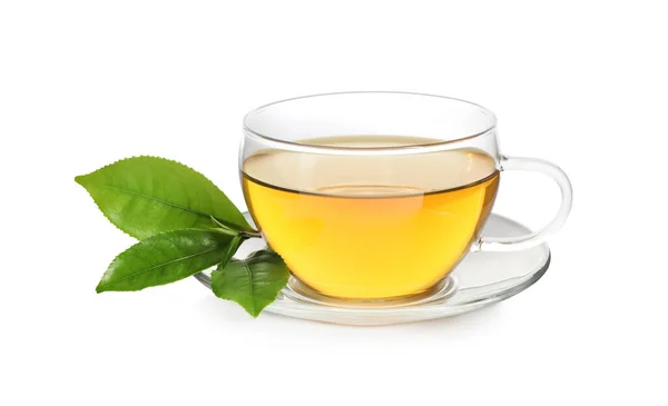 Leckerer Grüner Tee Und Frische Blätter Auf Weißem Hintergrund — Stockfoto