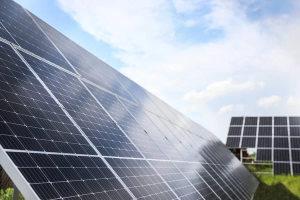 Painéis Solares Instalados Livre Close Fonte Energia Alternativa — Fotografia de Stock