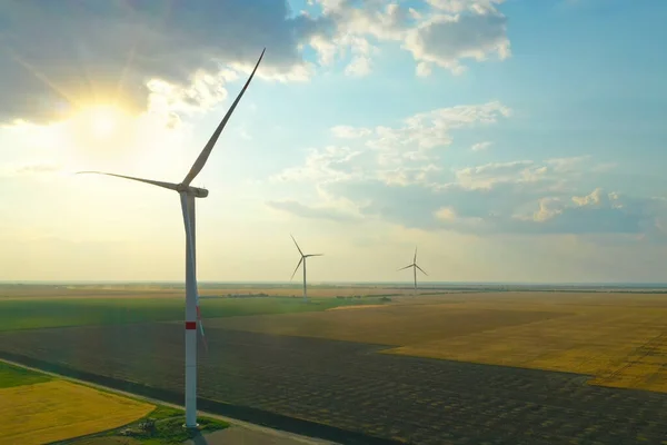 Widok Powietrza Nowoczesne Turbiny Wiatrowe Alternatywne Źródło Energii — Zdjęcie stockowe