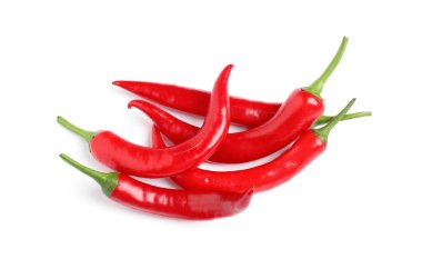 Beyaz arkaplanda kırmızı kırmızı kırmızı biber