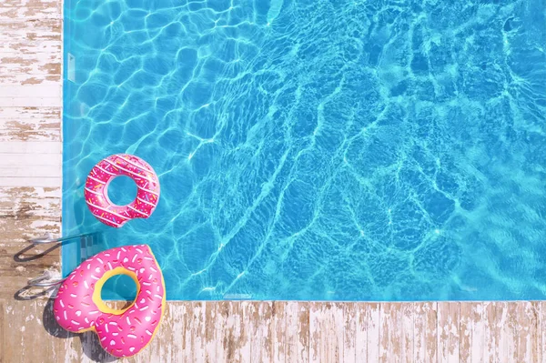 Piscine Avec Anneaux Gonflables Vue Sur Dessus Espace Pour Texte — Photo