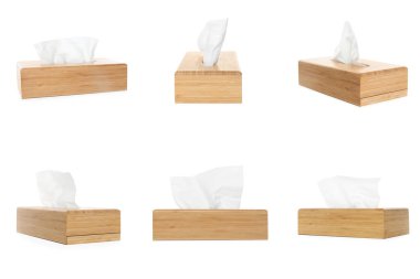 Beyaz arkaplanda kağıt mendillerle ayarla 