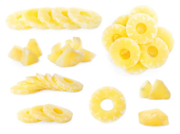 Beyaz Arka Planda Konserve Ananas Halkaları Parçaları — Stok fotoğraf