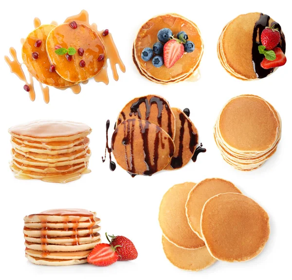 Set Pancake Lezat Dengan Topping Yang Berbeda Latar Belakang Putih — Stok Foto