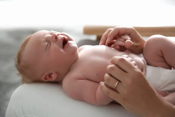 Moeder Met Haar Pasgeboren Baby Close Uitzicht — Stockfoto