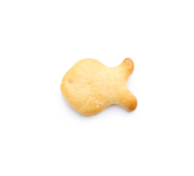 Lezzetli çıtır akvaryum balığı krakeri beyaza izole edilmiş.