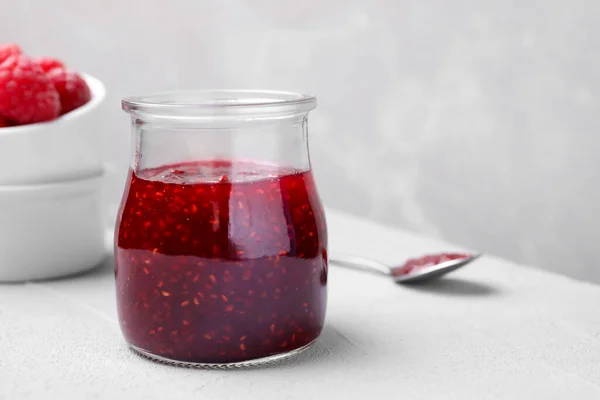 Délicieuse Confiture Framboises Fraîches Sur Table Lumineuse Espace Pour Texte — Photo