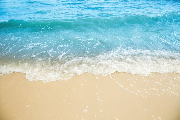 Vagues Mer Roulant Sur Une Belle Plage Sable Fin Vacances — Photo