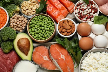 Protein açısından zengin ürünler, düz bir zemin