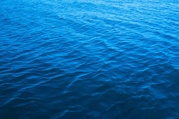 Bela Superfície Água Mar Ripply Como Fundo — Fotografia de Stock