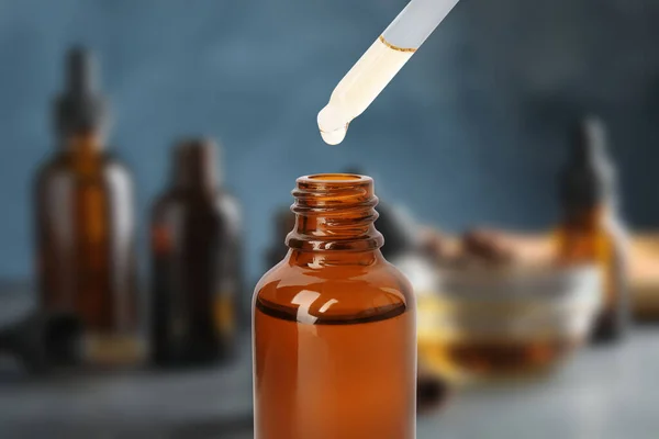 Little Bottle Essential Oil Dropper Blurred Background — Stock Photo, Image