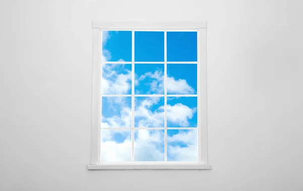 Belle Vue Sur Ciel Bleu Avec Nuages Travers Fenêtre — Photo