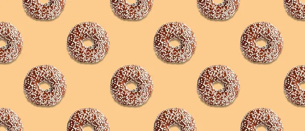 Творчий Візерунок Дизайну Глазурованих Пончиків Блідо Помаранчевому Фоні Банер — стокове фото