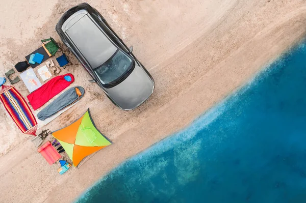 Auto Kampeeruitrusting Zandstrand Uitzicht Vanuit Lucht Zomerreis — Stockfoto