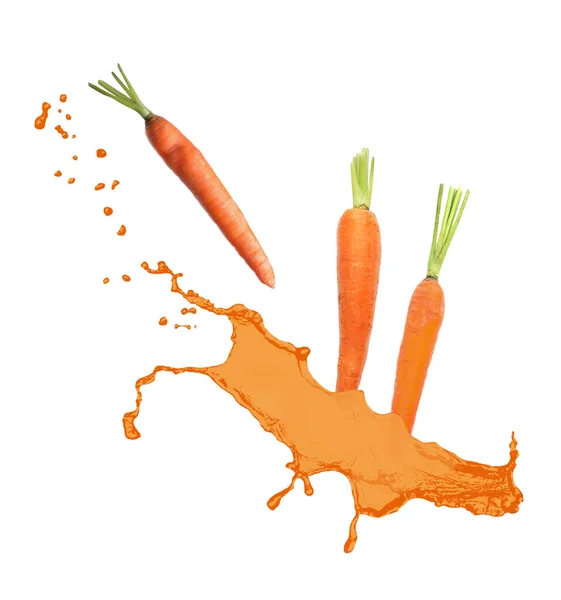 Свіжа Морква Бризки Білому Тлі — стокове фото