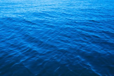 Arka plan olarak güzel dalgalı deniz yüzeyi