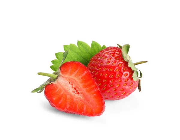 Frische Reife Rote Erdbeeren Isoliert Auf Weißen — Stockfoto