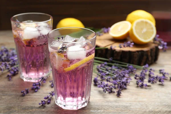 Fresh Delicious Lemonade Lavender Wooden Table — Stock Photo, Image