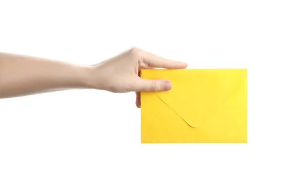 Mulher Segurando Envelope Papel Amarelo Fundo Branco Close — Fotografia de Stock