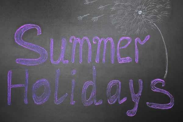 Fráze Summer Holidays Napsaná Černém Pozadí Škola Skončila — Stock fotografie