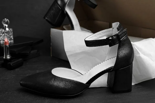 Stylish Female Shoes Cardboard Box Black Stone Table Closeup — Stock Photo, Image