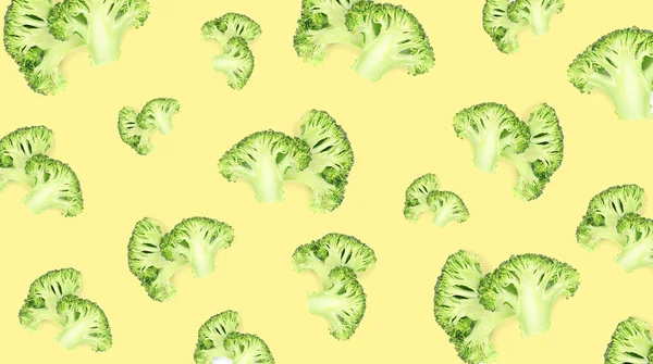 Mönster Färsk Grön Broccoli Blekt Ljusgul Bakgrund Banner Design — Stockfoto