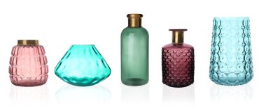 Beyaz arka planda boş cam vazolar. Pankart tasarımı