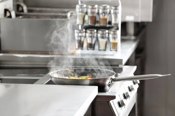 Cooking Tasty Food Stove Restaurant Kitchen — Stock Photo, Image