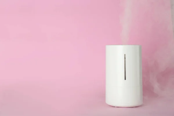 Moderner Luftbefeuchter Auf Rosa Hintergrund Raum Für Text — Stockfoto