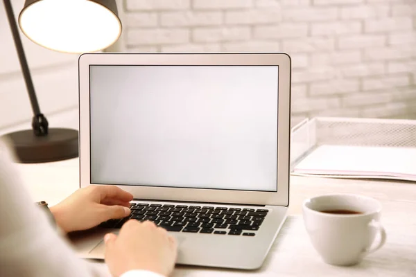 Woman Working Modern Laptop White Table Closeup Space Design — Stock Photo, Image