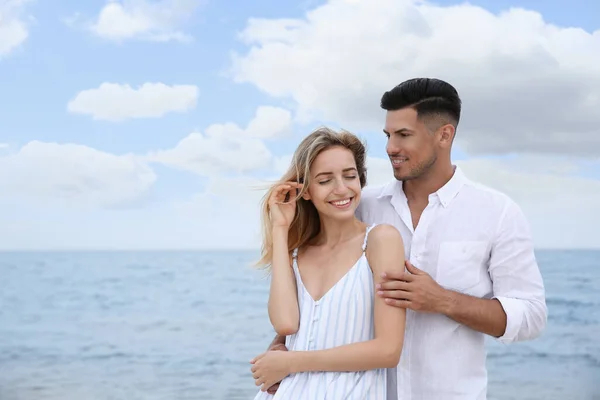 Glückliches Paar Strand Platz Für Text Romantischer Spaziergang — Stockfoto