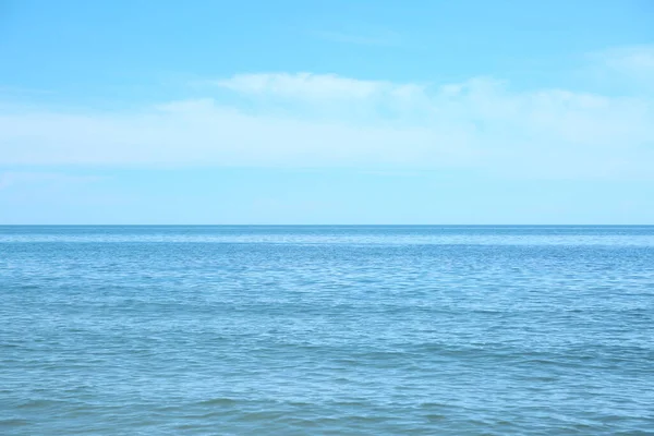 Schilderachtig Uitzicht Prachtig Zeewater Blauwe Lucht — Stockfoto