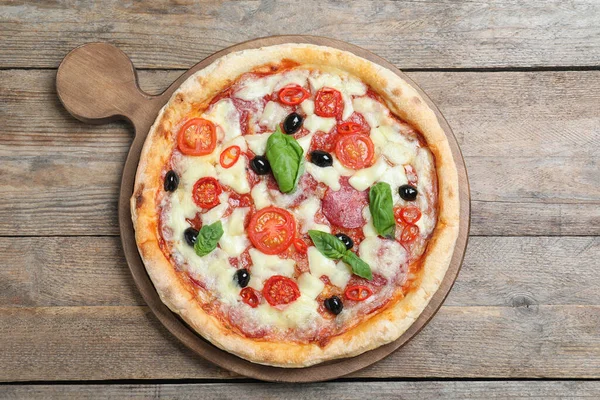 Heerlijke Pizza Diablo Houten Tafel Bovenaanzicht — Stockfoto