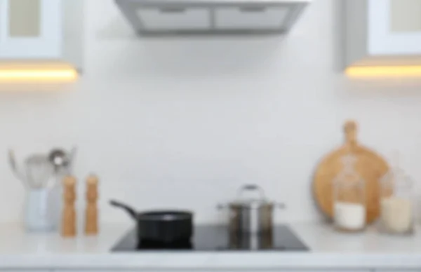 Vista Turva Cozinha Moderna Com Fogão — Fotografia de Stock