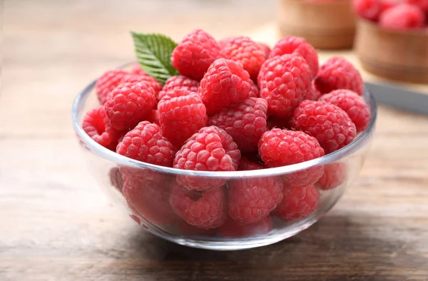 Delicious Fresh Ripe Raspberries Bowl Wooden Table Closeup — Stock Photo, Image