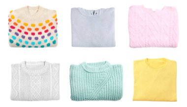 Beyaz arkaplanda şık süveter seti, üst görünüm