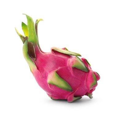 Lezzetli olgun ejderha meyvesi (pitahaya) beyaz üzerine izole edilmiş