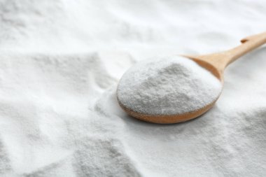 Tahta kaşık kabartma tozu, yakın çekim görüntüsü